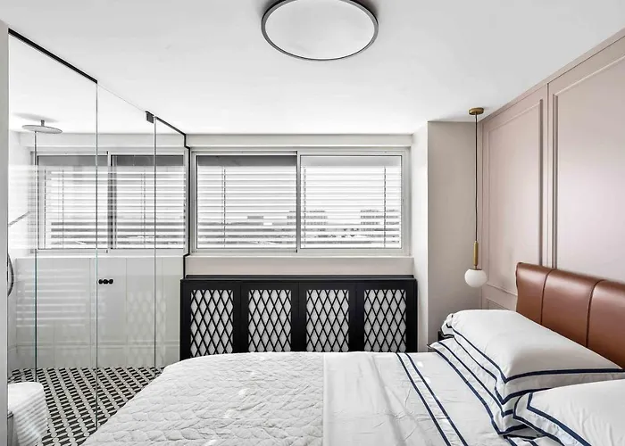 Elegant Duplex With Parking By Beachfront Stay